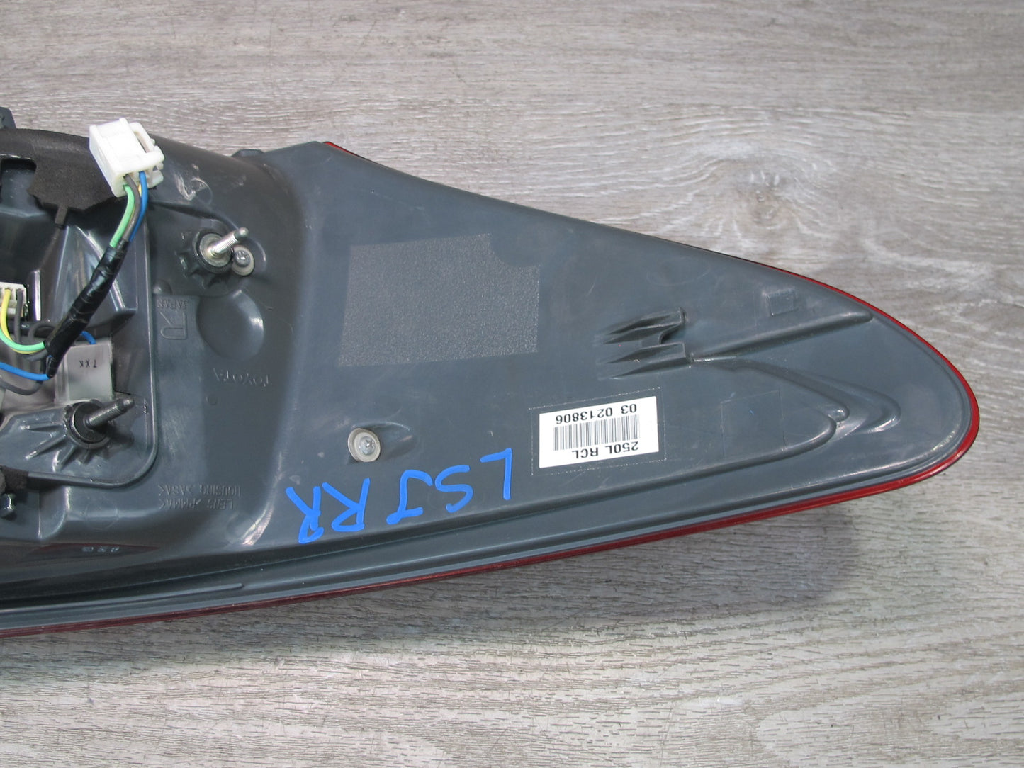 08-09 Lexus UVF46 LS600h Rear Right Outer Tail Light Lamp Assembly OEM