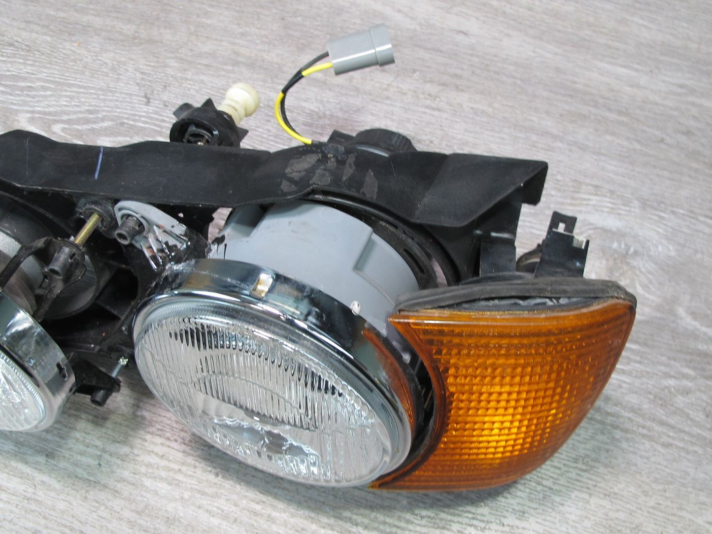 94-95 BMW E34 5-SERIES Front Right Depo Headlight Lamp w Turn Signal Assembly