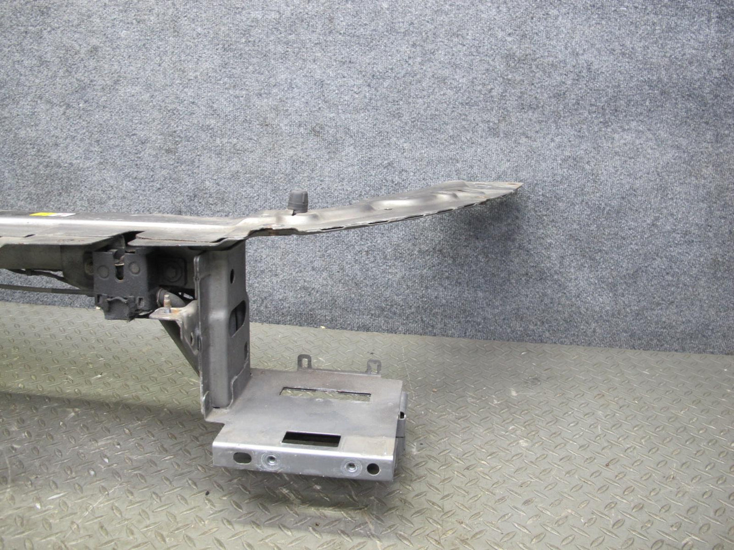 2012-2019 Range Rover Evoque L538 Radiator Upper Core Support Tie Bar