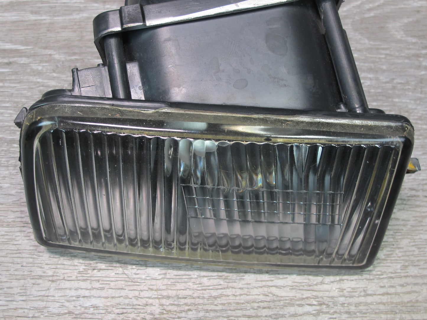91-95 BMW E34 5-SERIES Front Left Fog Light Lamp 1384231 OEM