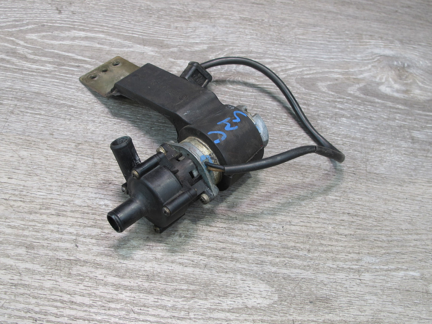 86-91 Mercedes W126 S-class Heater Control Recirculating Pump OEM