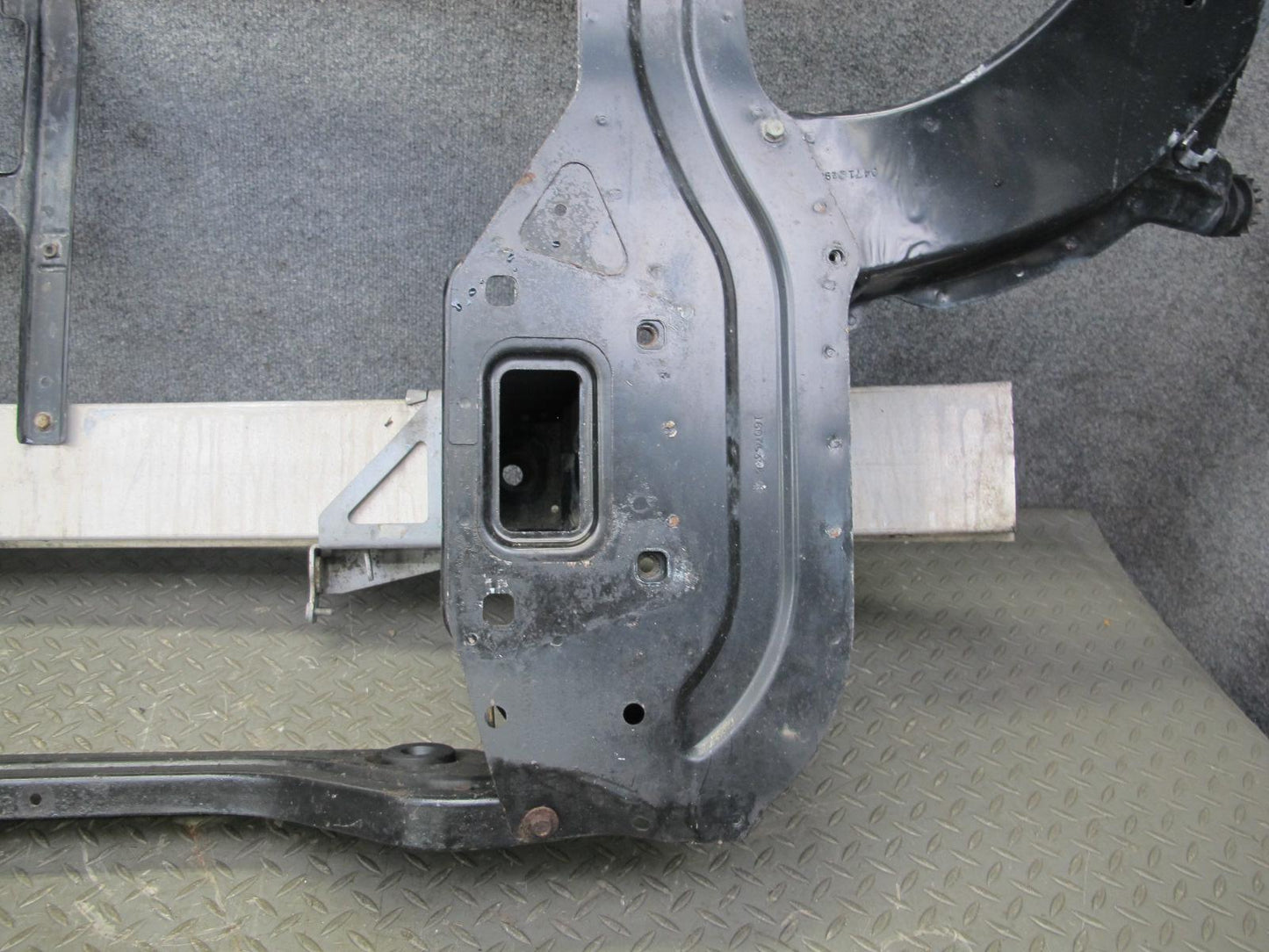 06-11 Mercedes W164 Ml-class Radiator Core Support Reinforcement Bar OEM