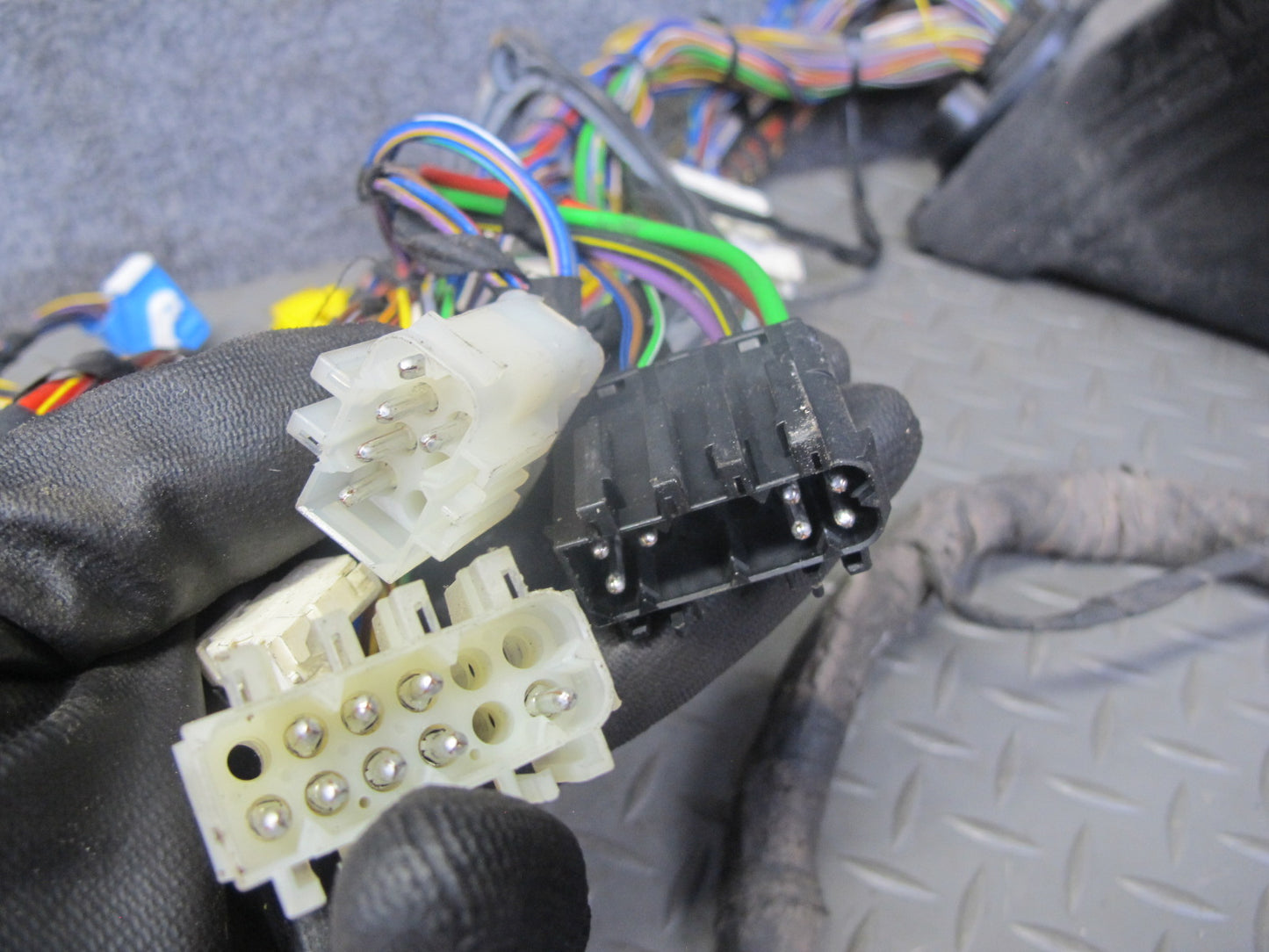94-95 BMW E34 540i M60 Engine Bay Wire Wiring Harness w Fuse Box OEM