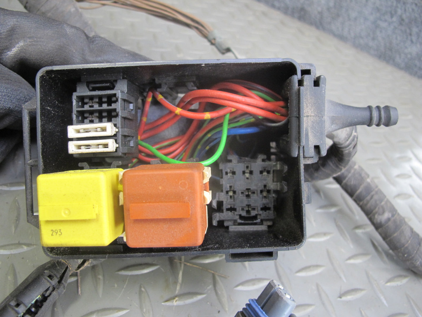 94-95 BMW E34 540i M60 Engine Bay Wire Wiring Harness w Fuse Box OEM