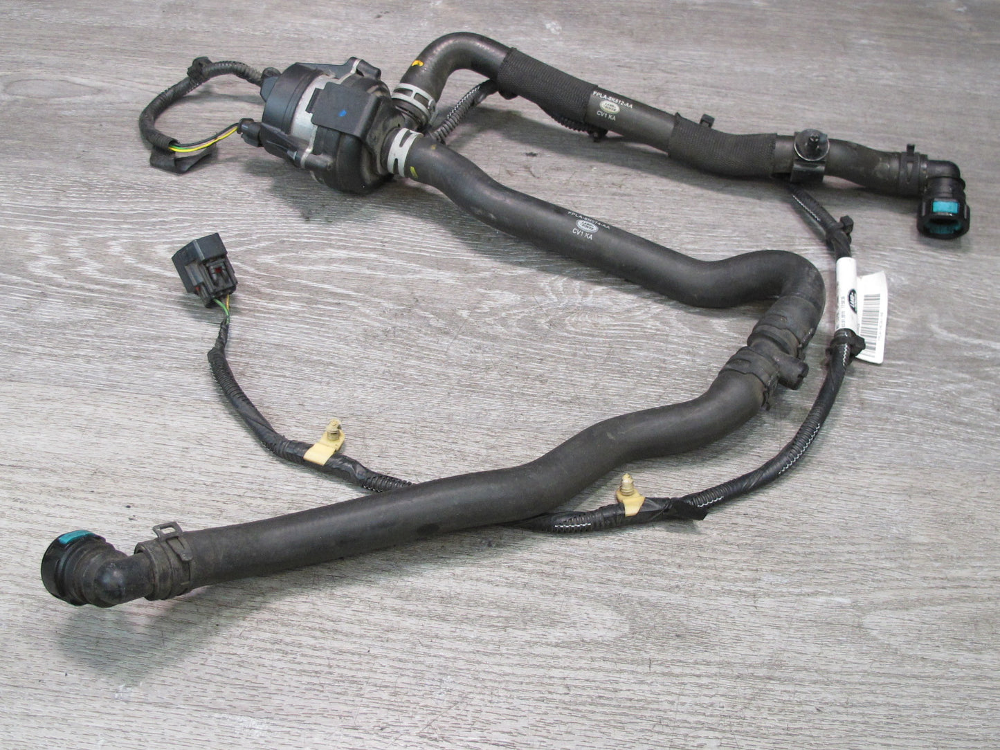 2014-2022 Land Range Rover L405 5.0L Engine Coolant Auxiliary Water Pump w Hoses