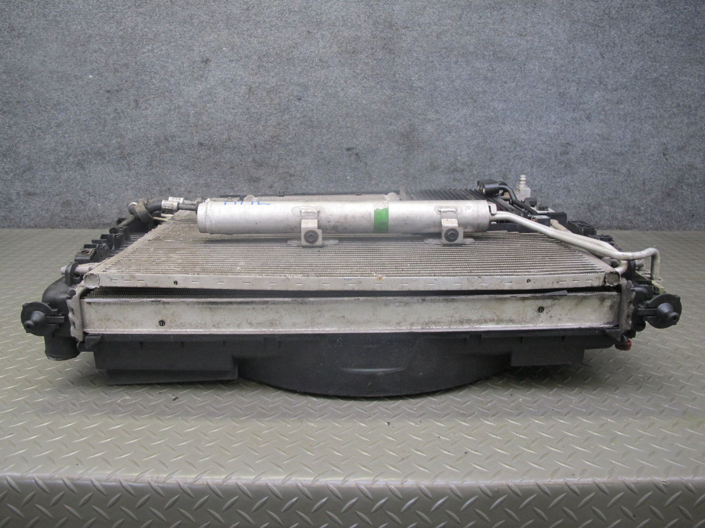 07-11 Mercedes W164 ML63 AMG Engine Cooling Radiator Condenser w Fan Shroud OEM