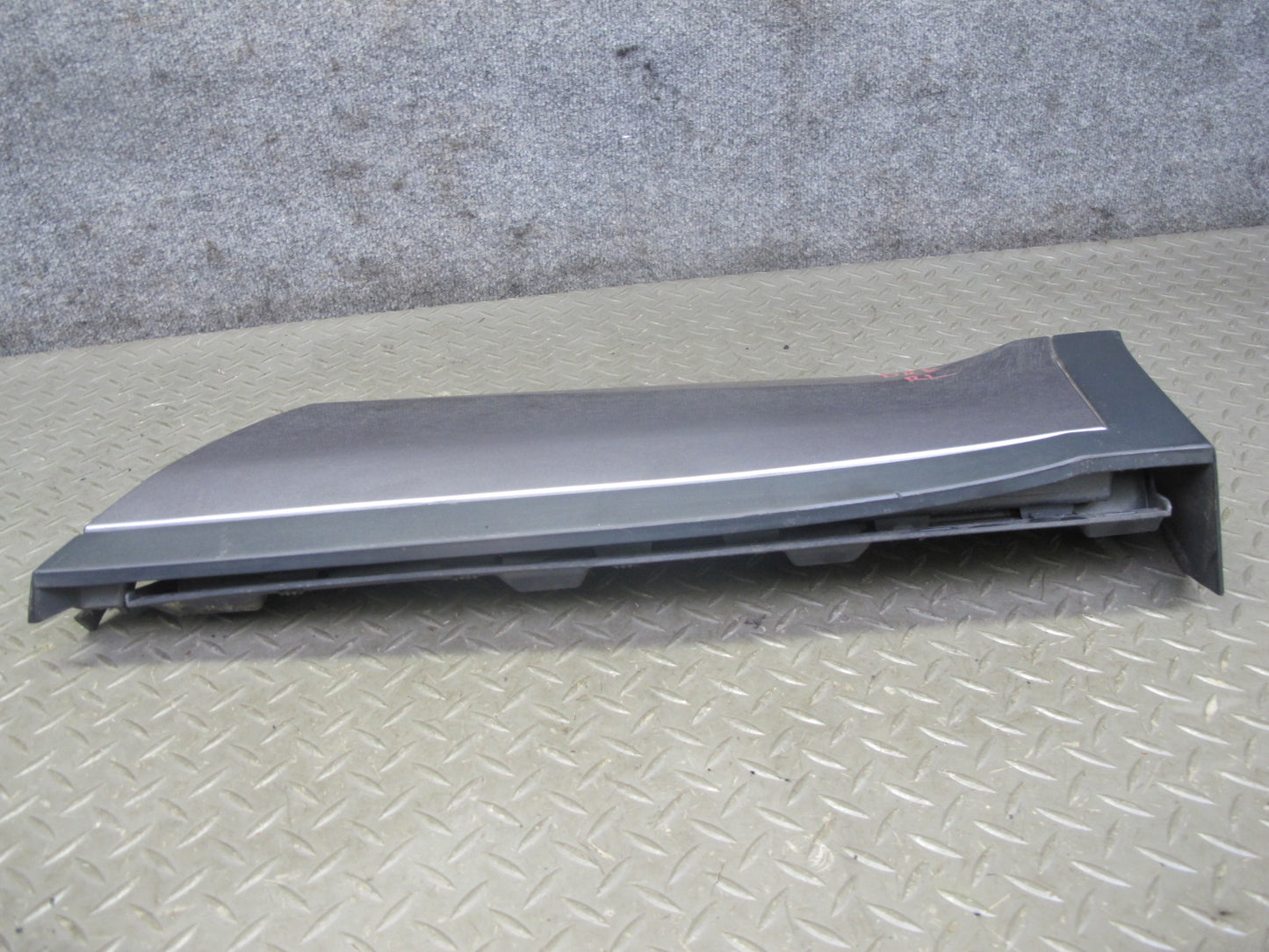 2012-2017 Range Rover Evoque L538 2DR Rear Left Quarter Lower Trim Molding