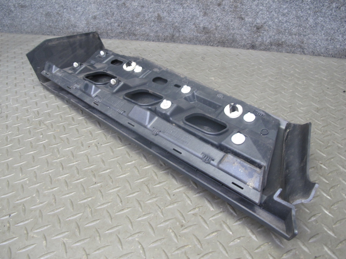 2012-2017 Range Rover Evoque L538 2DR Rear Left Quarter Lower Trim Molding