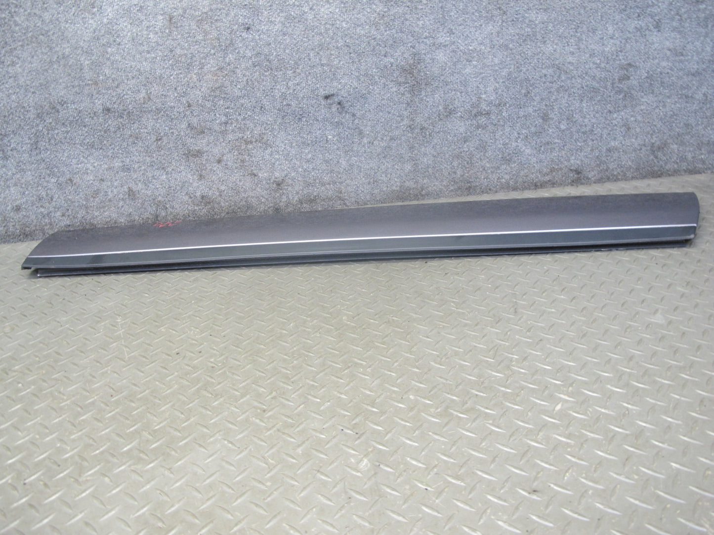 2012-2017 Range Rover Evoque L538 2DR Left Door Lower Trim Molding