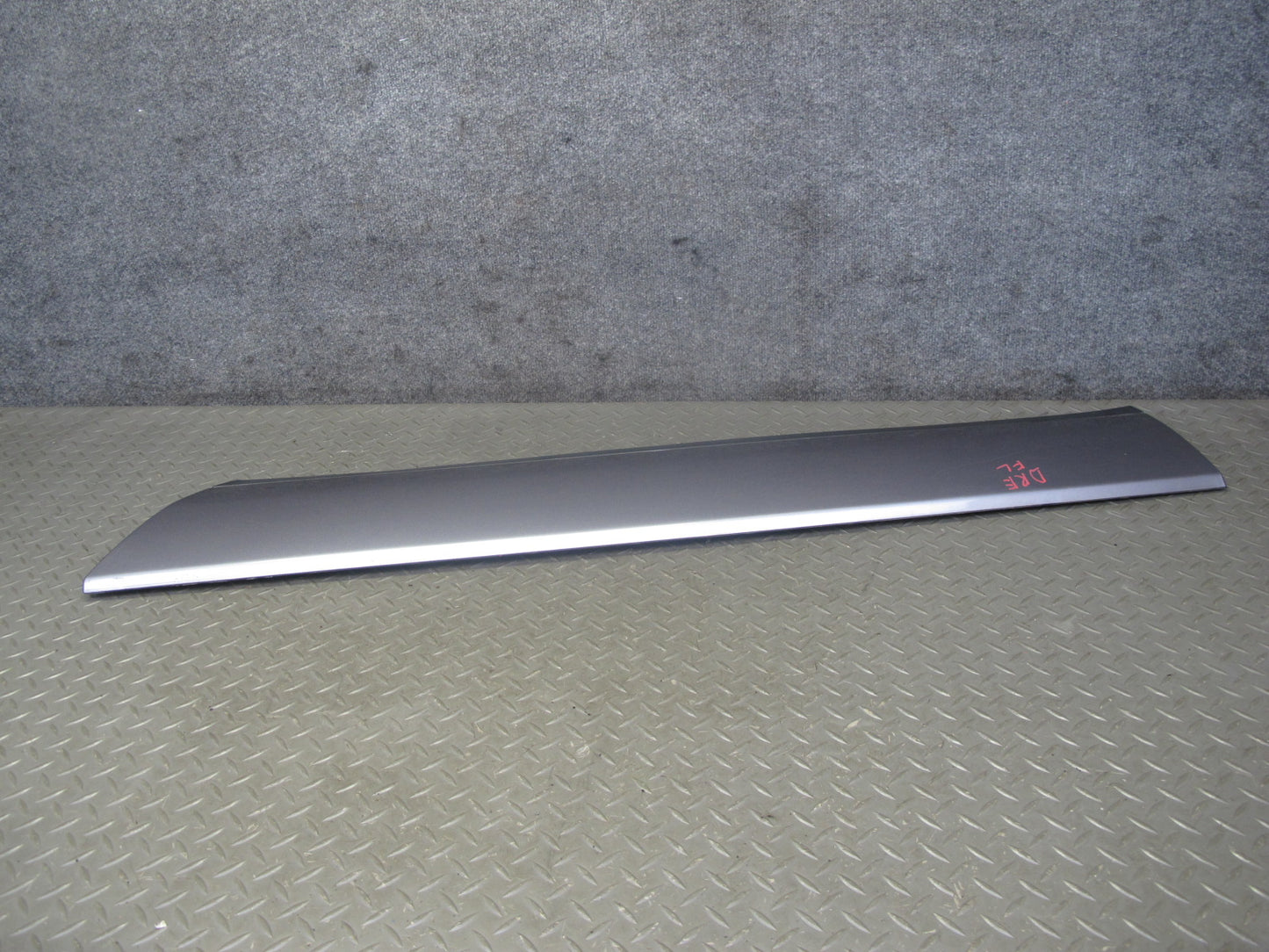 2012-2017 Range Rover Evoque L538 2DR Left Door Lower Trim Molding