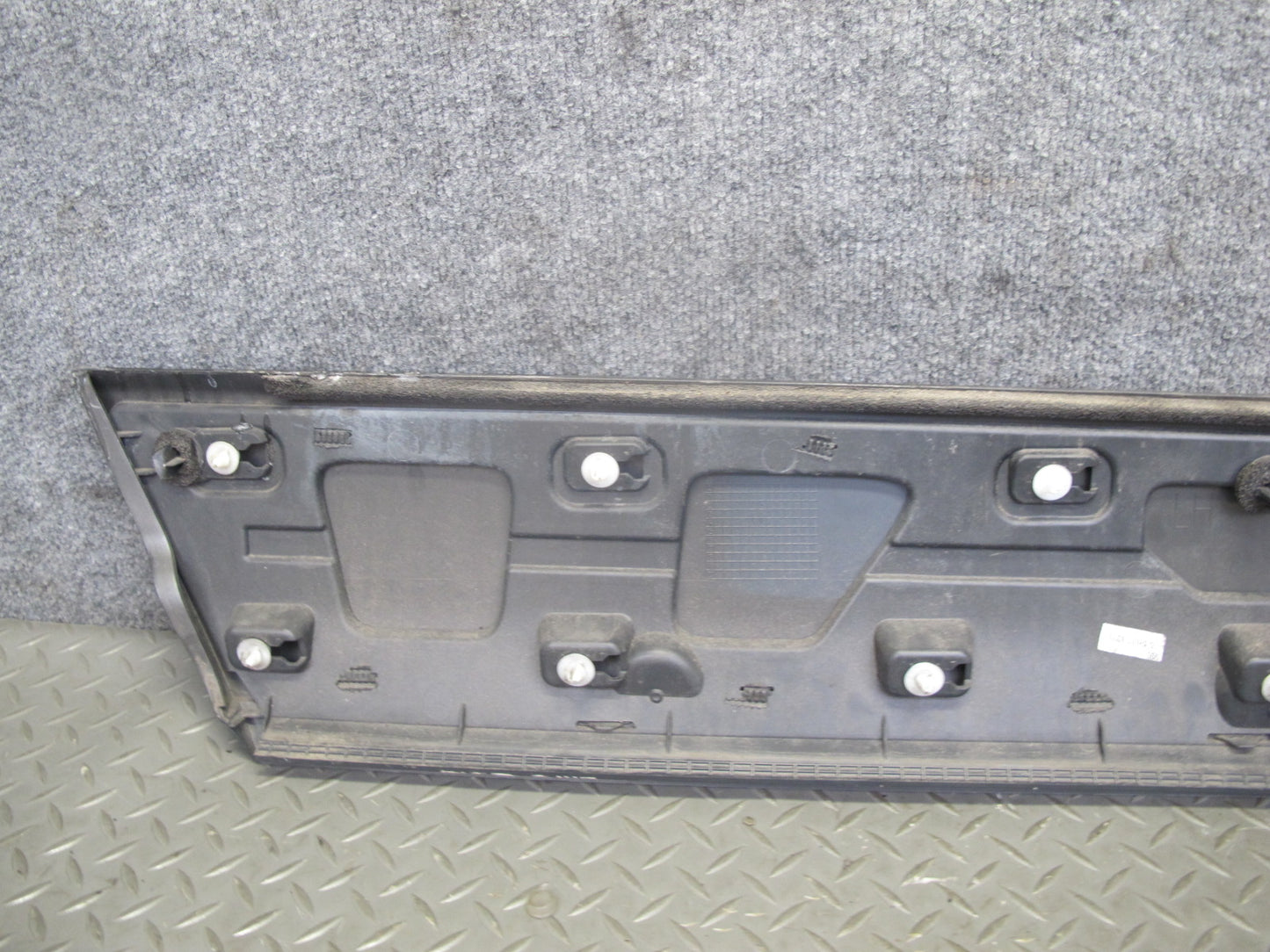 2012-2017 Range Rover Evoque L538 2DR Left Door Lower Trim Molding