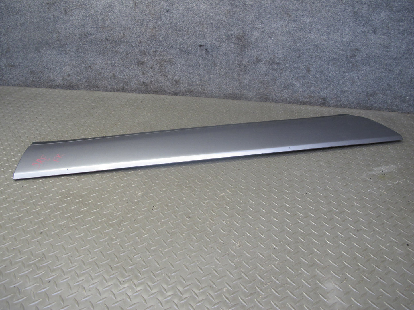 2012-2017 Range Rover Evoque L538 2DR Right Door Lower Trim Molding