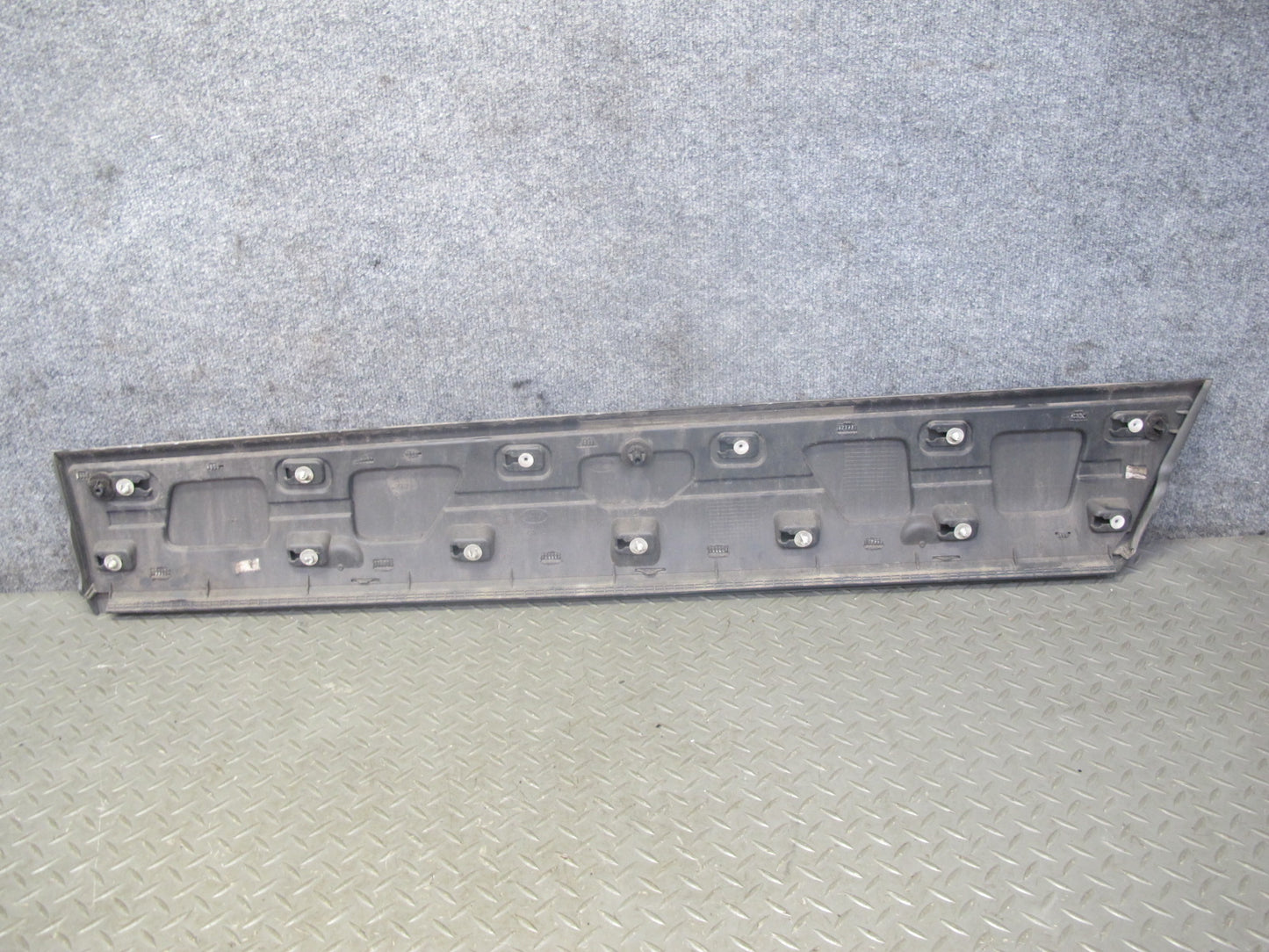 2012-2017 Range Rover Evoque L538 2DR Right Door Lower Trim Molding