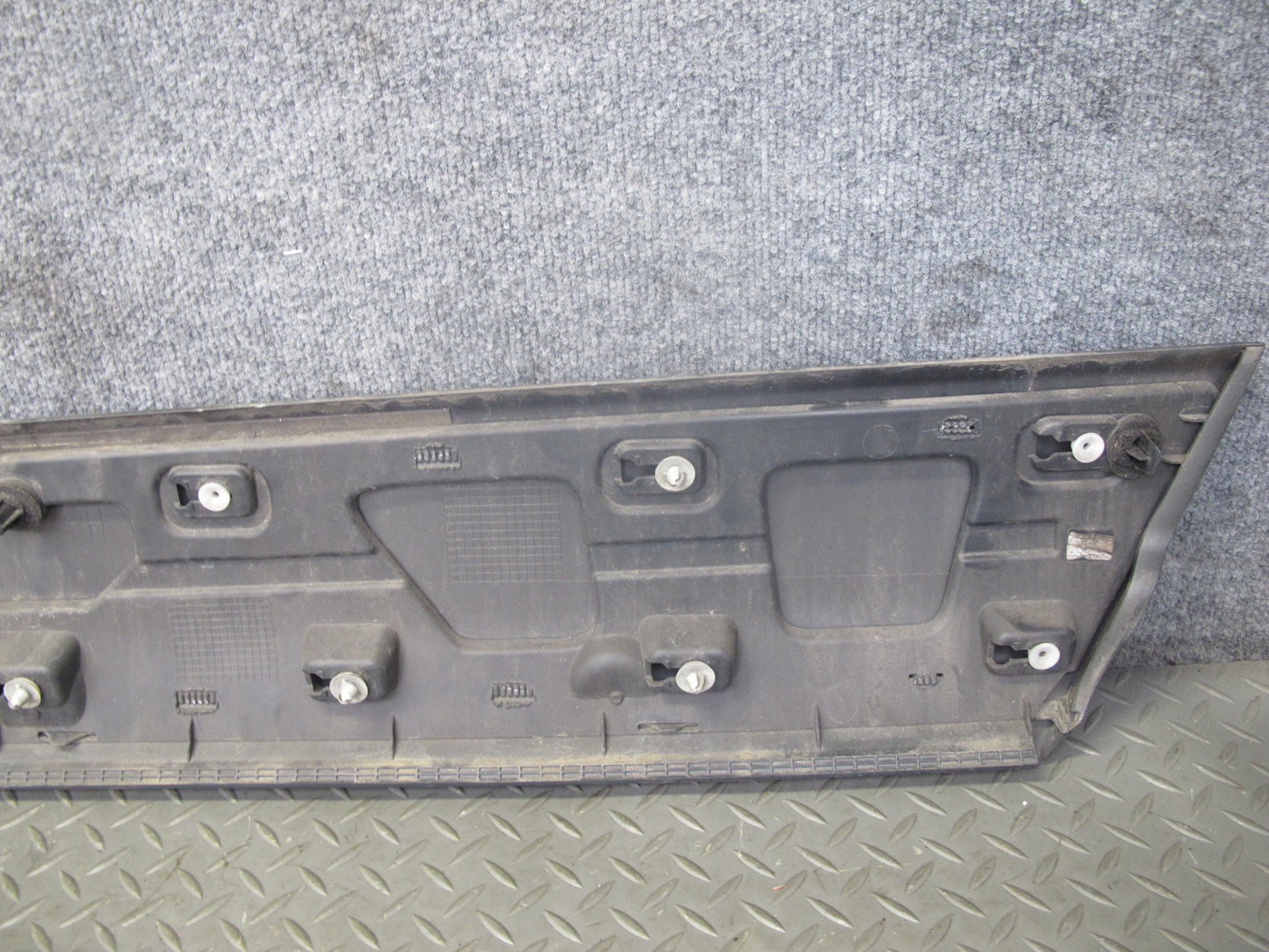 2012-2017 Range Rover Evoque L538 2DR Right Door Lower Trim Molding