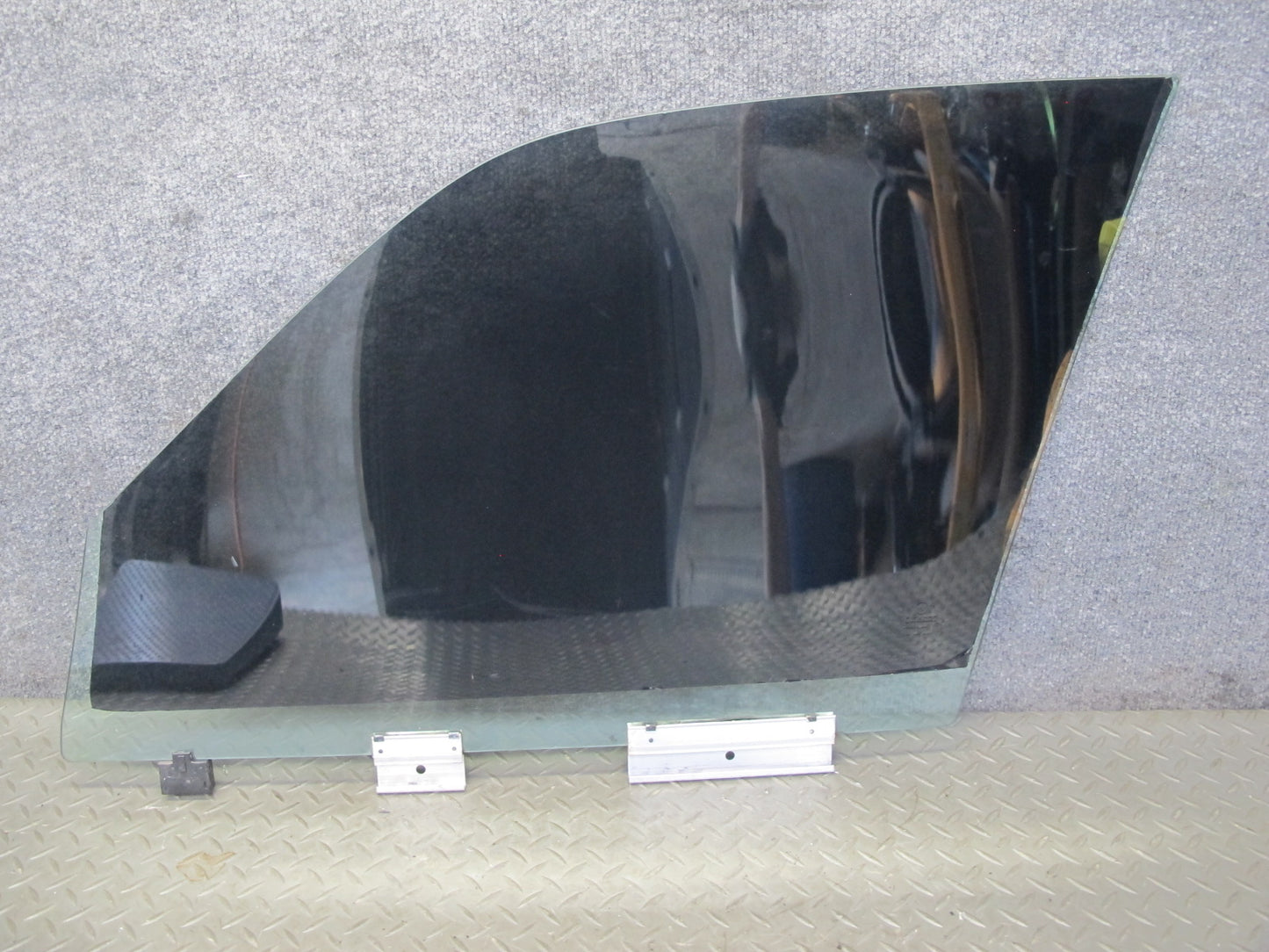 89-95 BMW E34 5-SERIES Front Right Passenger Door Glass Window OEM