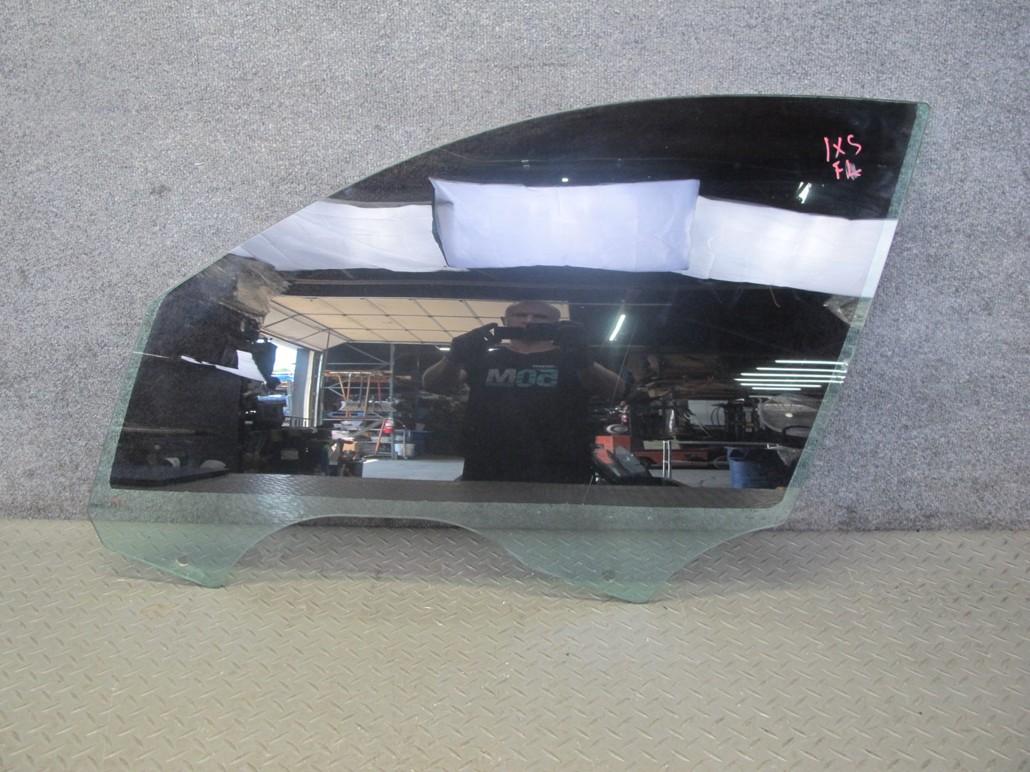 2008-2014 BMW E71 E72 X6 Front Left Driver Door Glass Window