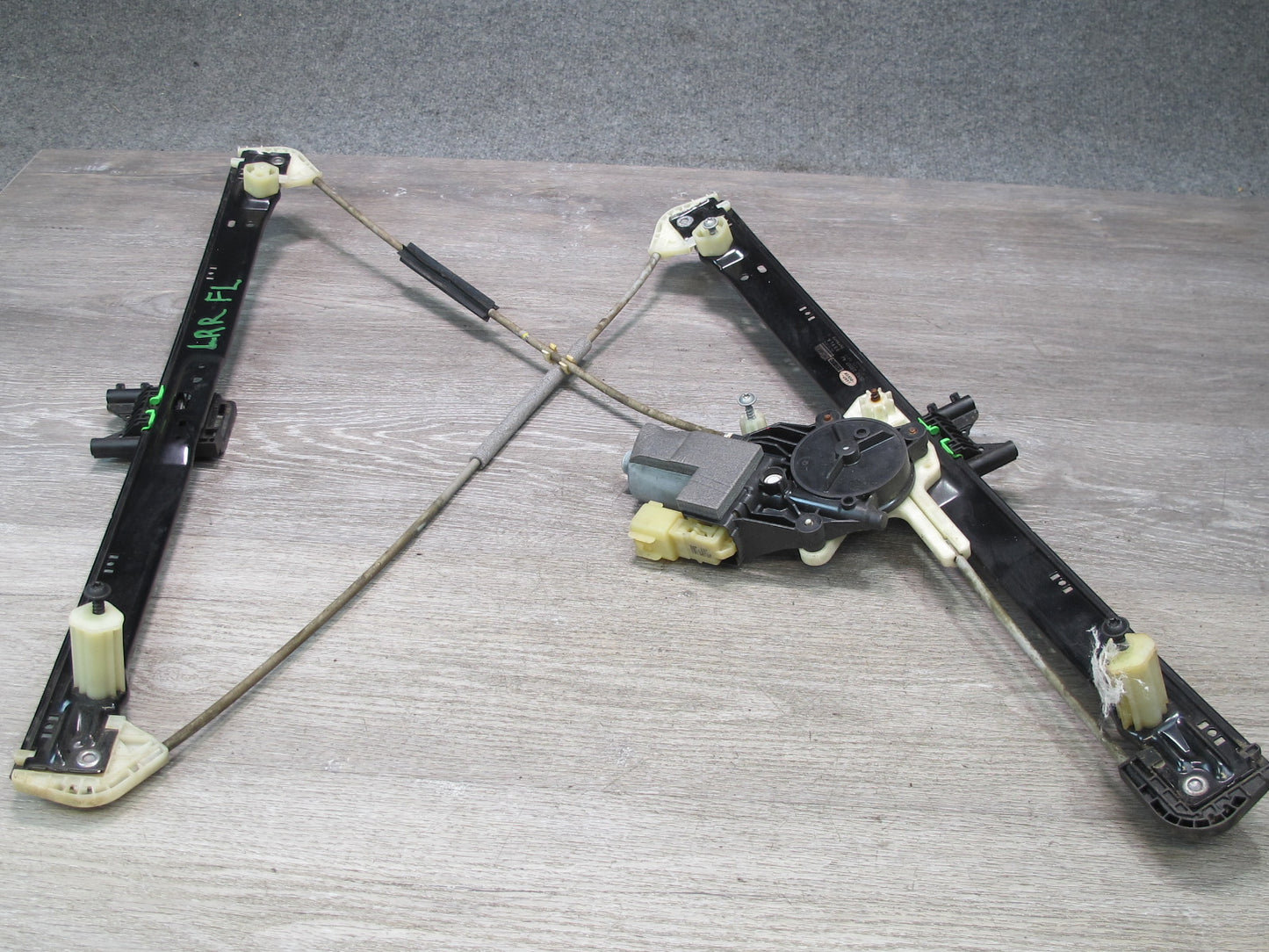 2013-2019 Land Range Rover L405 Front Left Door Window Regulator w Motor