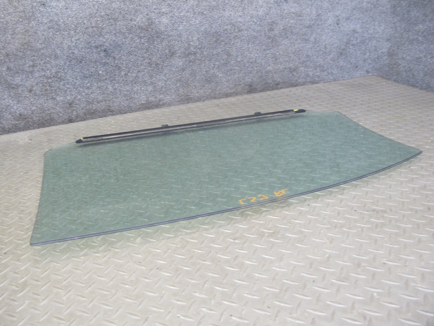 01-06 Lexus UCF30L LS430 Rear Left Door Glass Window OEM