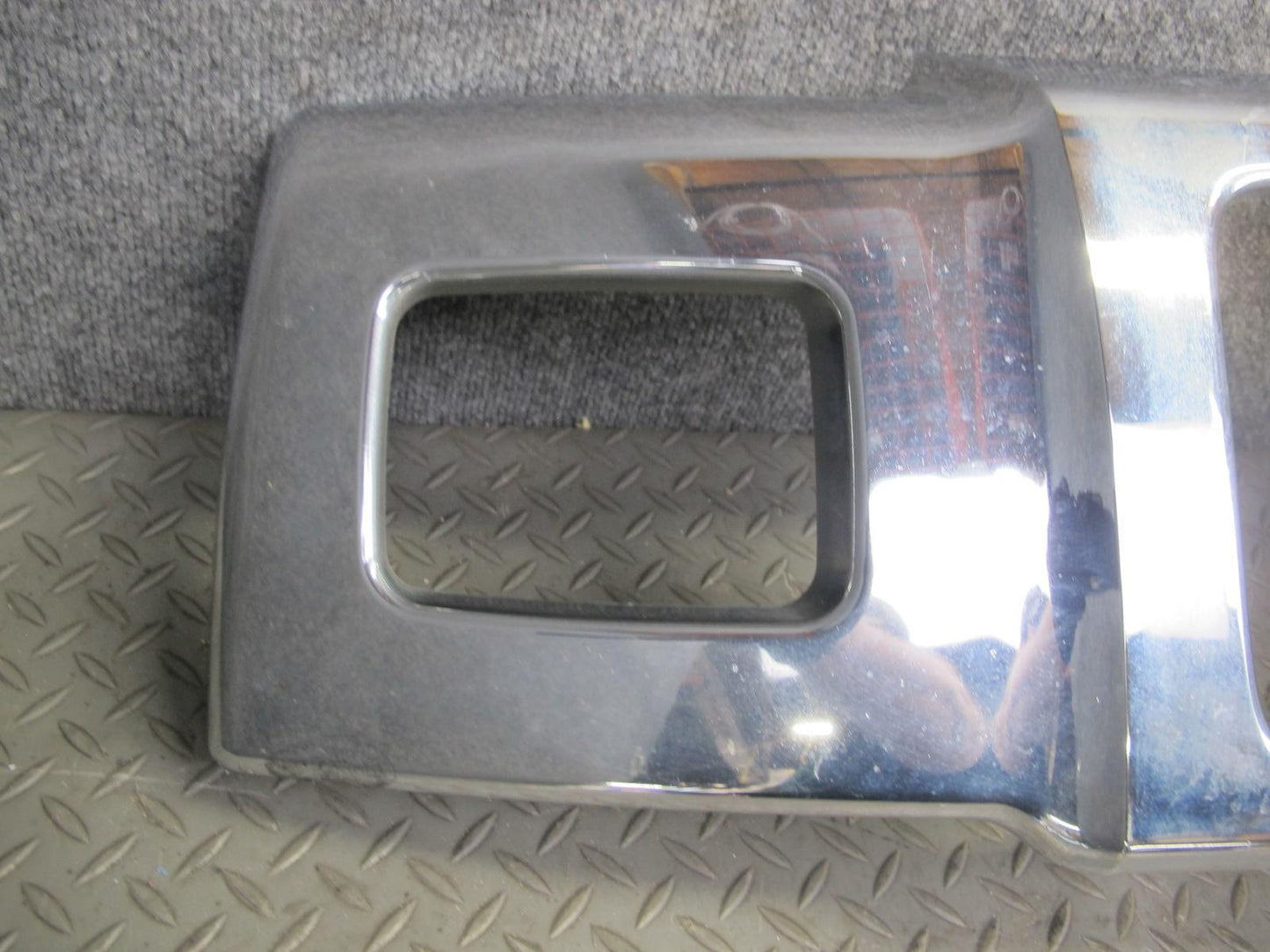 2003-2007 Hummer H2 Front Bumper Radiator Upper Grille Molding 15177227