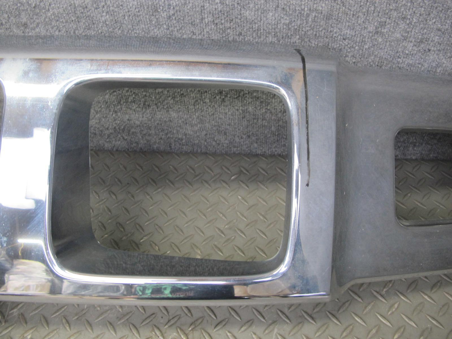 2003-2007 Hummer H2 Front Bumper Radiator Upper Grille Molding 15177227