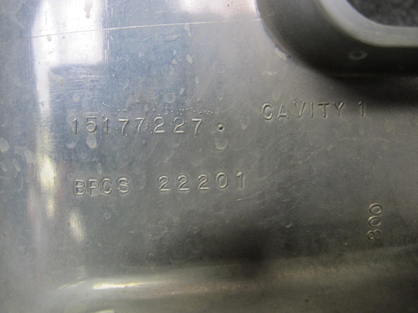 2003-2007 Hummer H2 Front Bumper Radiator Upper Grille Molding 15177227