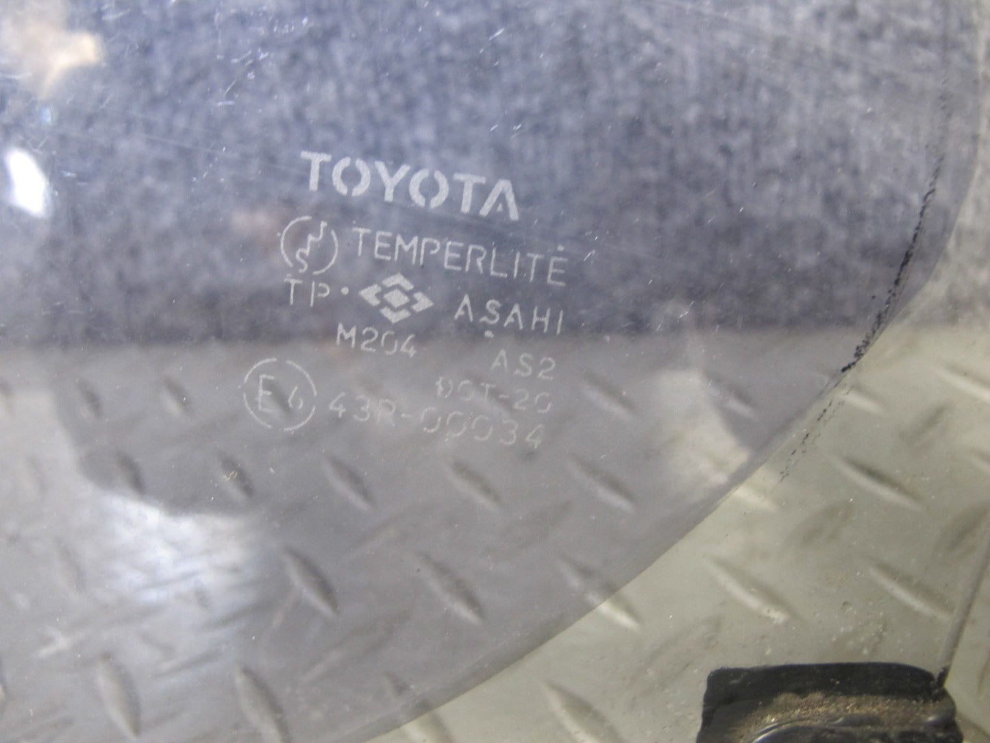 95-97 Lexus LS400 UCF20L Rear Left Door Glass Window OEM
