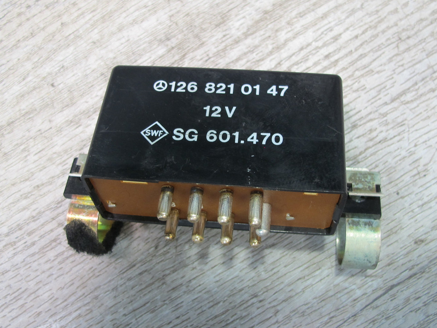 86-91 Mercedes W126 S-class Heated Seat Relay Module 1268210147 OEM