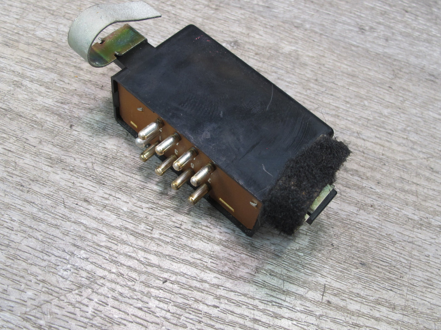 86-91 Mercedes W126 S-class Heated Seat Relay Module 1268210147 OEM