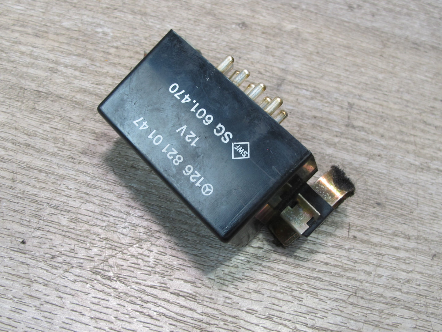 86-91 Mercedes W126 S-class Heated Seat Relay Module 1268210147 OEM