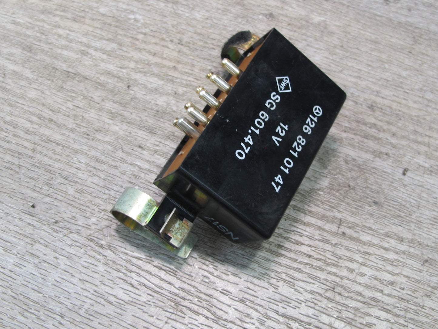 86-91 Mercedes W126 S-class Heated Seat Relay Module 1268210147 OEM