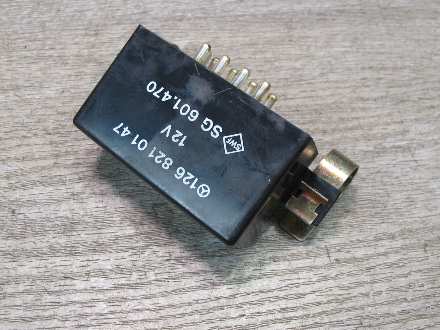 86-91 Mercedes W126 S-class Heated Seat Relay Module 1268210147 OEM