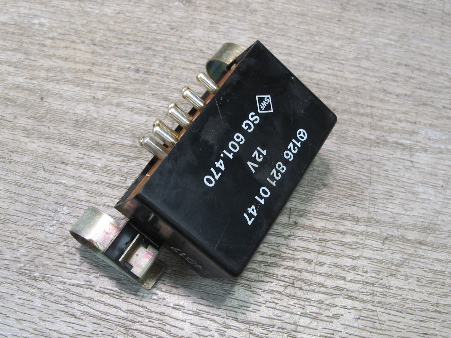 86-91 Mercedes W126 S-class Heated Seat Relay Module 1268210147 OEM