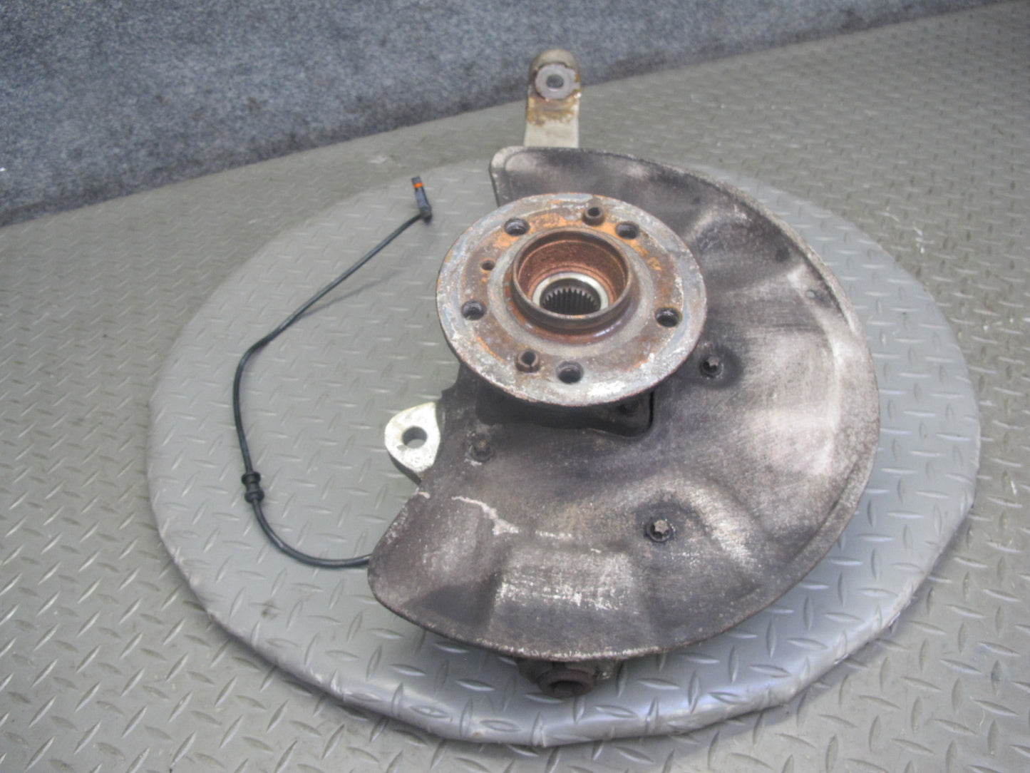 12-18 Mercedes W166 GLE ML Front Right Spindle Knuckle Wheel Hub Bearing OEM