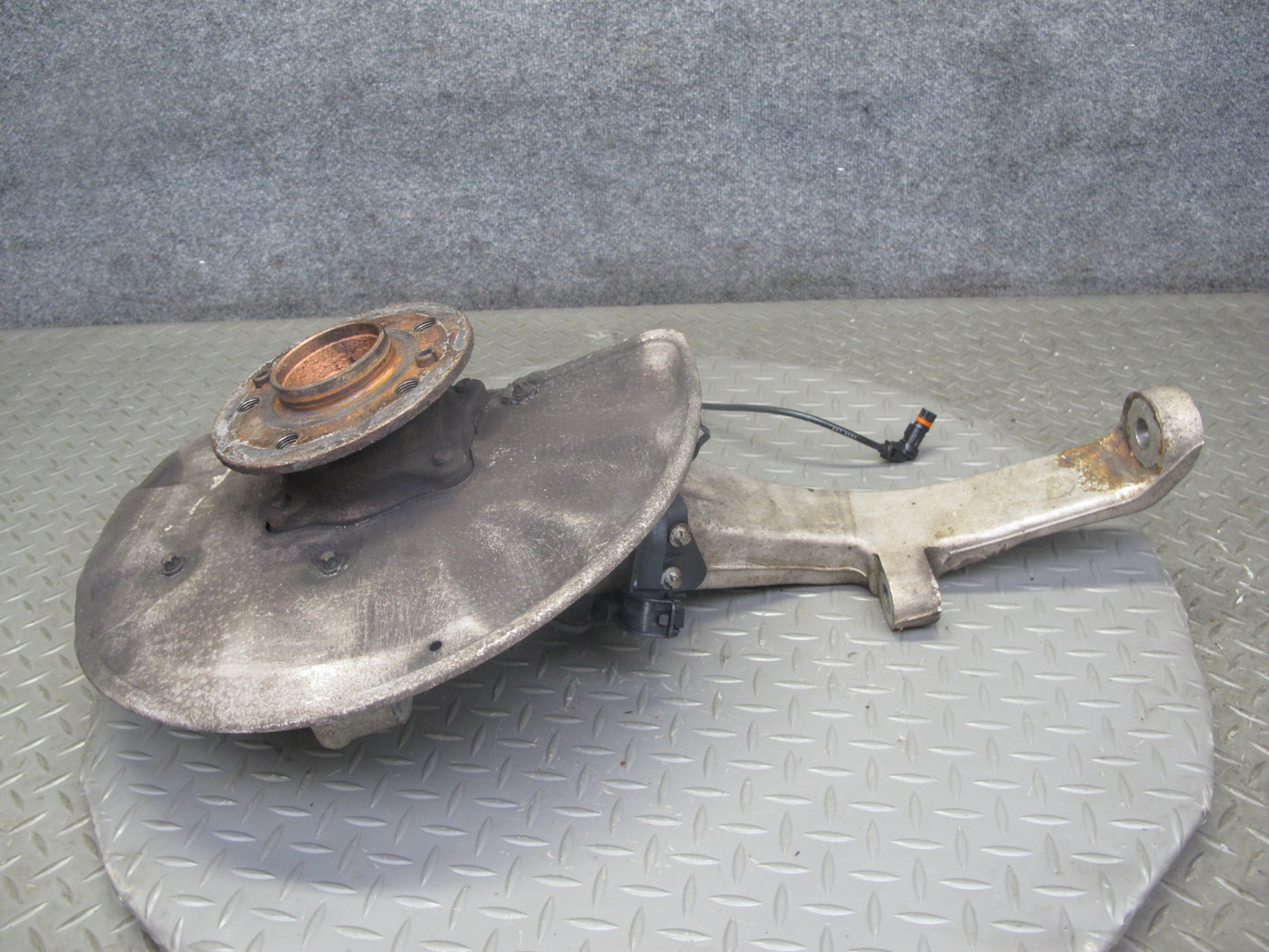 12-18 Mercedes W166 GLE ML Front Right Spindle Knuckle Wheel Hub Bearing OEM