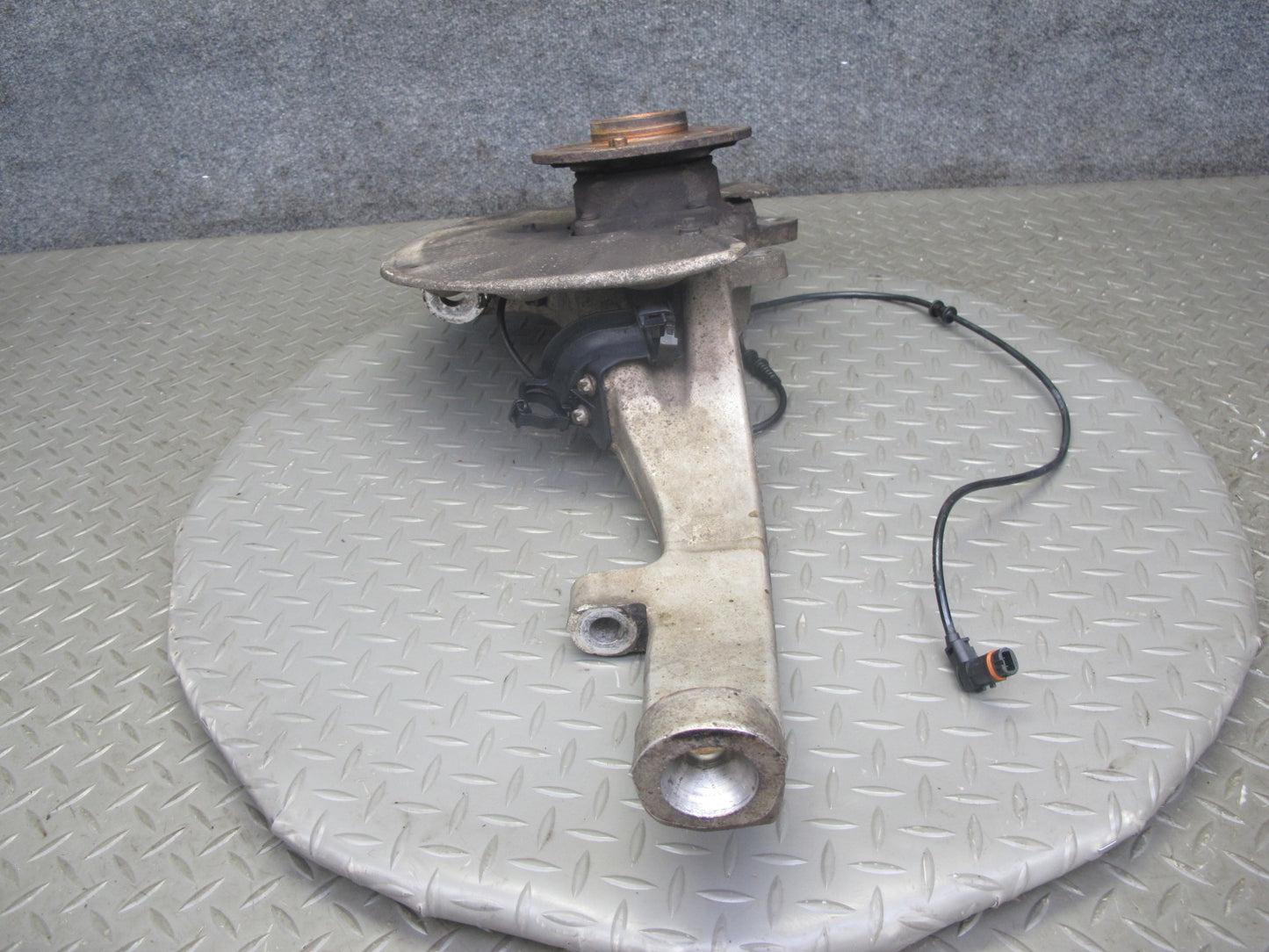 12-18 Mercedes W166 GLE ML Front Right Spindle Knuckle Wheel Hub Bearing OEM