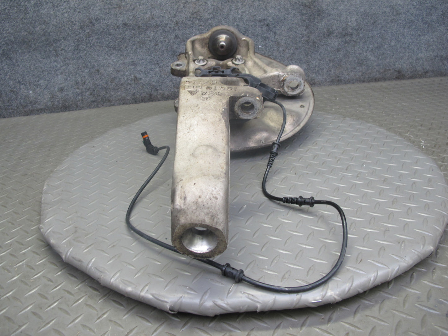 12-18 Mercedes W166 GLE ML Front Right Spindle Knuckle Wheel Hub Bearing OEM
