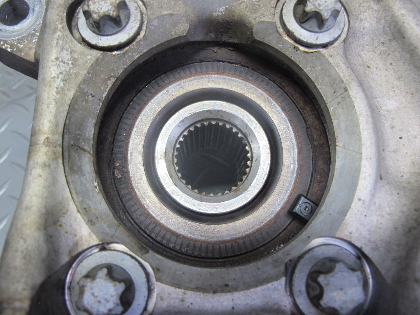 12-18 Mercedes W166 GLE ML Front Right Spindle Knuckle Wheel Hub Bearing OEM