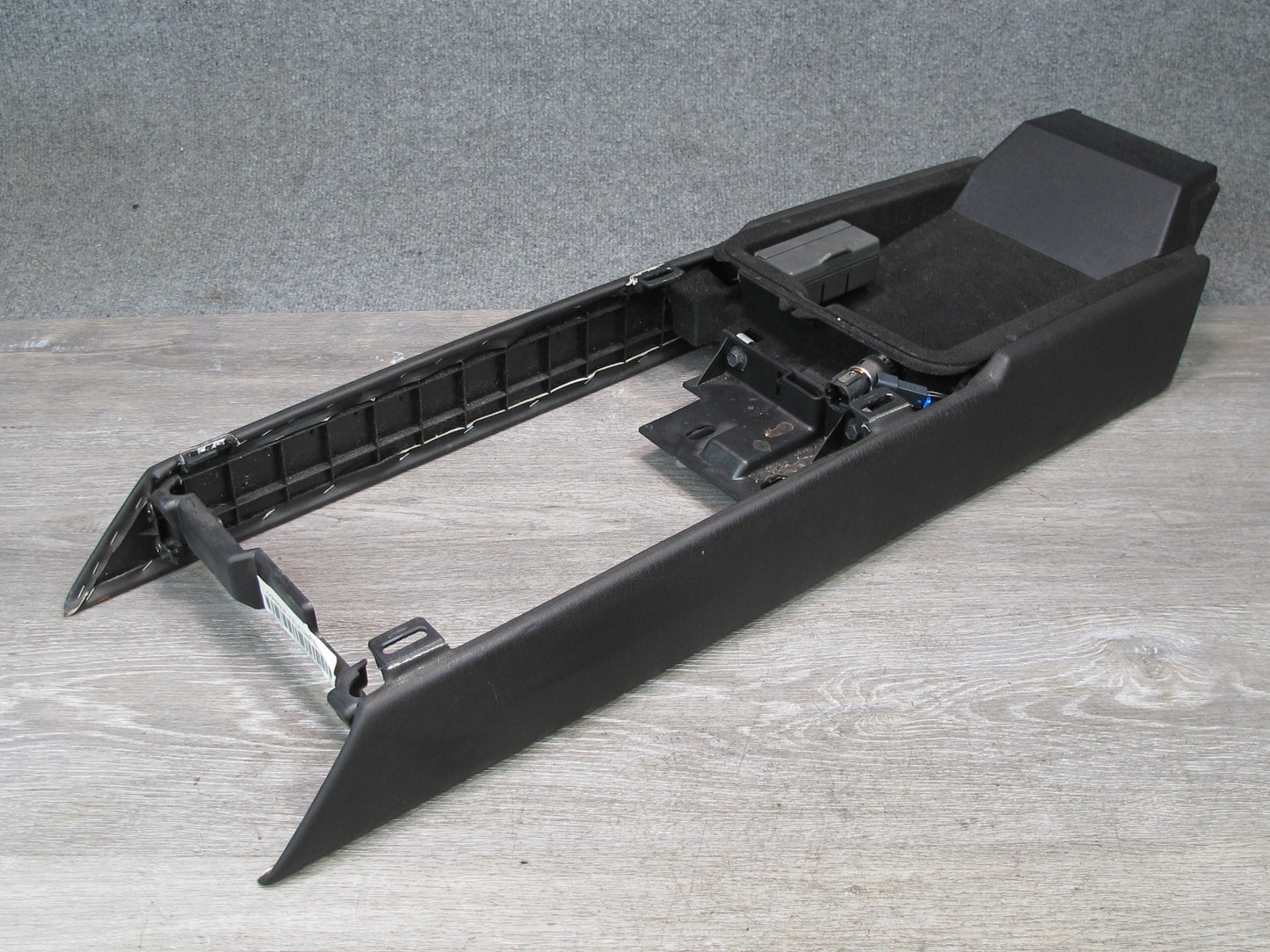 2004-2006 Cadillac XLR Center Console Trim Cover Panel 10348379