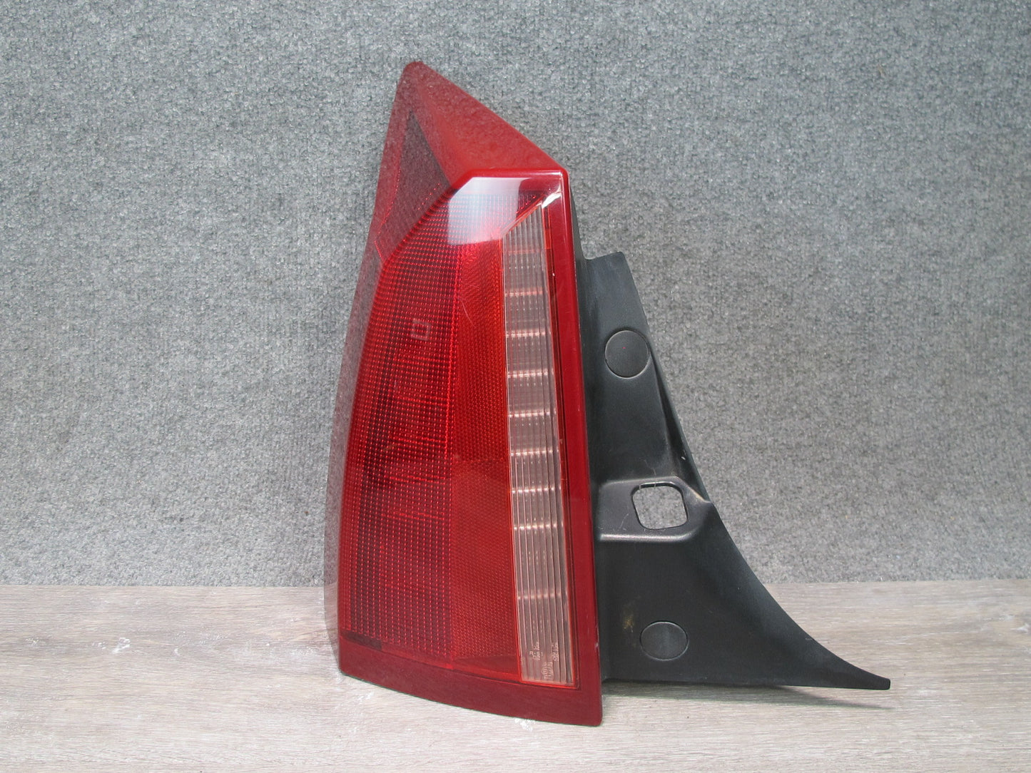 2004-2009 Cadillac XLR Rear Left Driver Side Brake Tail Light Lamp