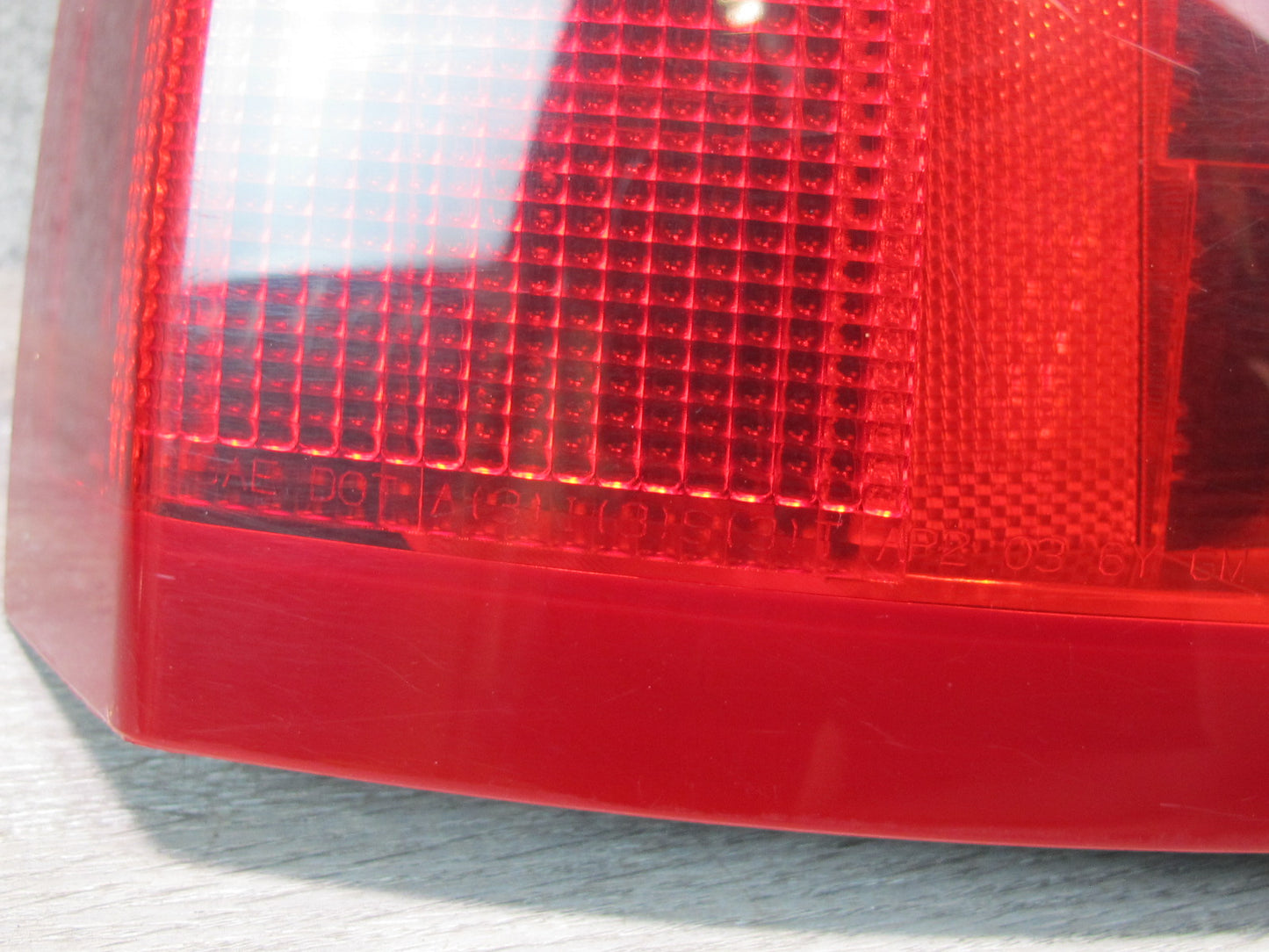 2004-2009 Cadillac XLR Rear Left Driver Side Brake Tail Light Lamp