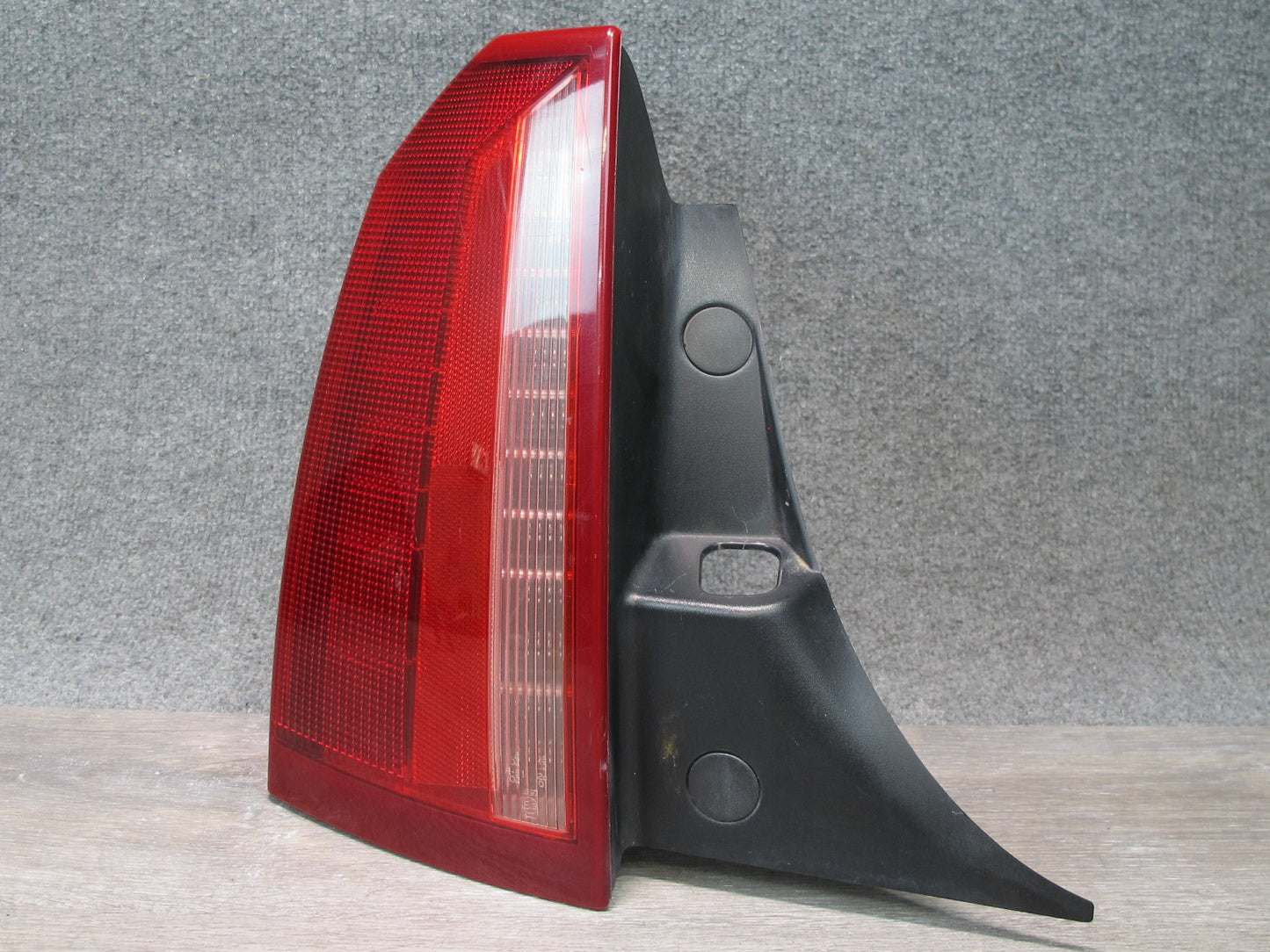 2004-2009 Cadillac XLR Rear Left Driver Side Brake Tail Light Lamp