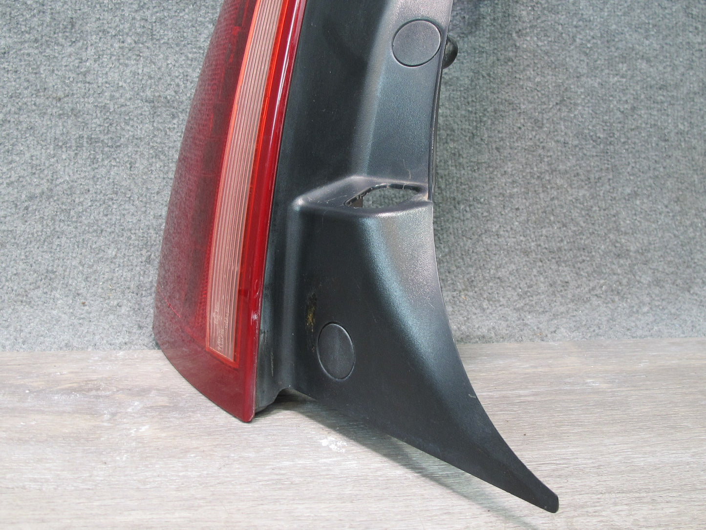 2004-2009 Cadillac XLR Rear Left Driver Side Brake Tail Light Lamp