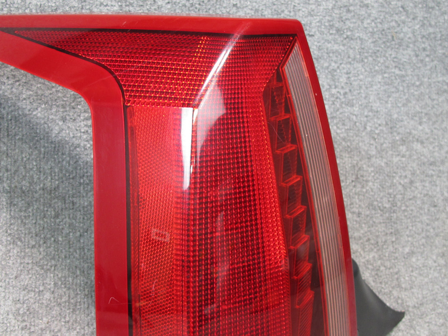 2004-2009 Cadillac XLR Rear Left Driver Side Brake Tail Light Lamp