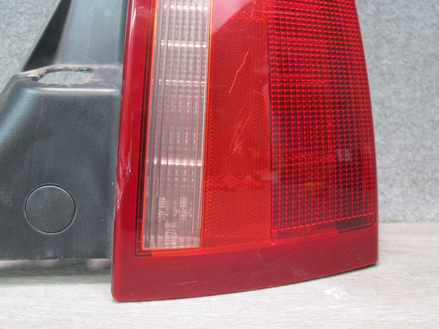 2004-2009 Cadillac XLR Rear Right Passenger Side Brake Tail Light Lamp