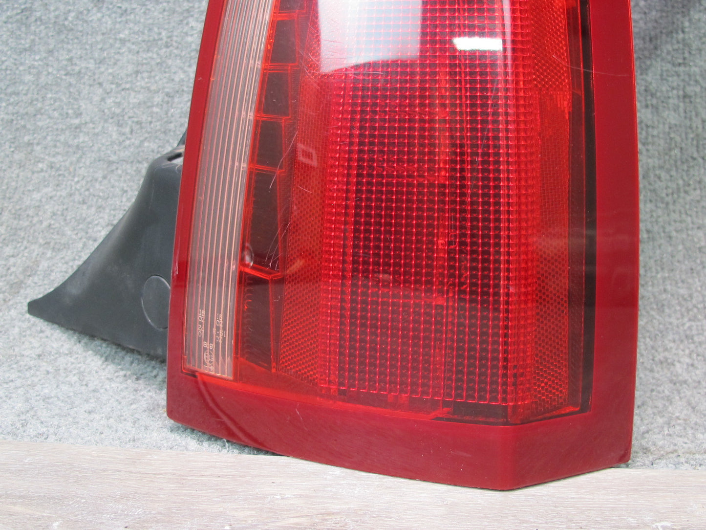 2004-2009 Cadillac XLR Rear Right Passenger Side Brake Tail Light Lamp