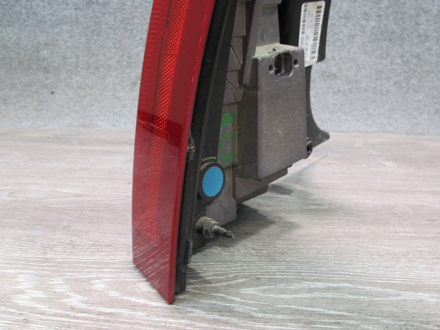 2004-2009 Cadillac XLR Rear Right Passenger Side Brake Tail Light Lamp