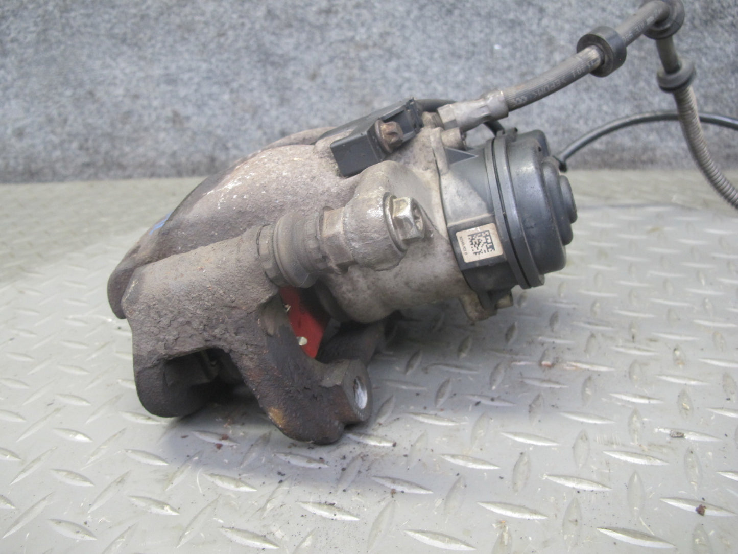 12-18 Mercedes W166 GLE ML AWD Set of 2 Rear Left & Right Side Brake Caliper OEM