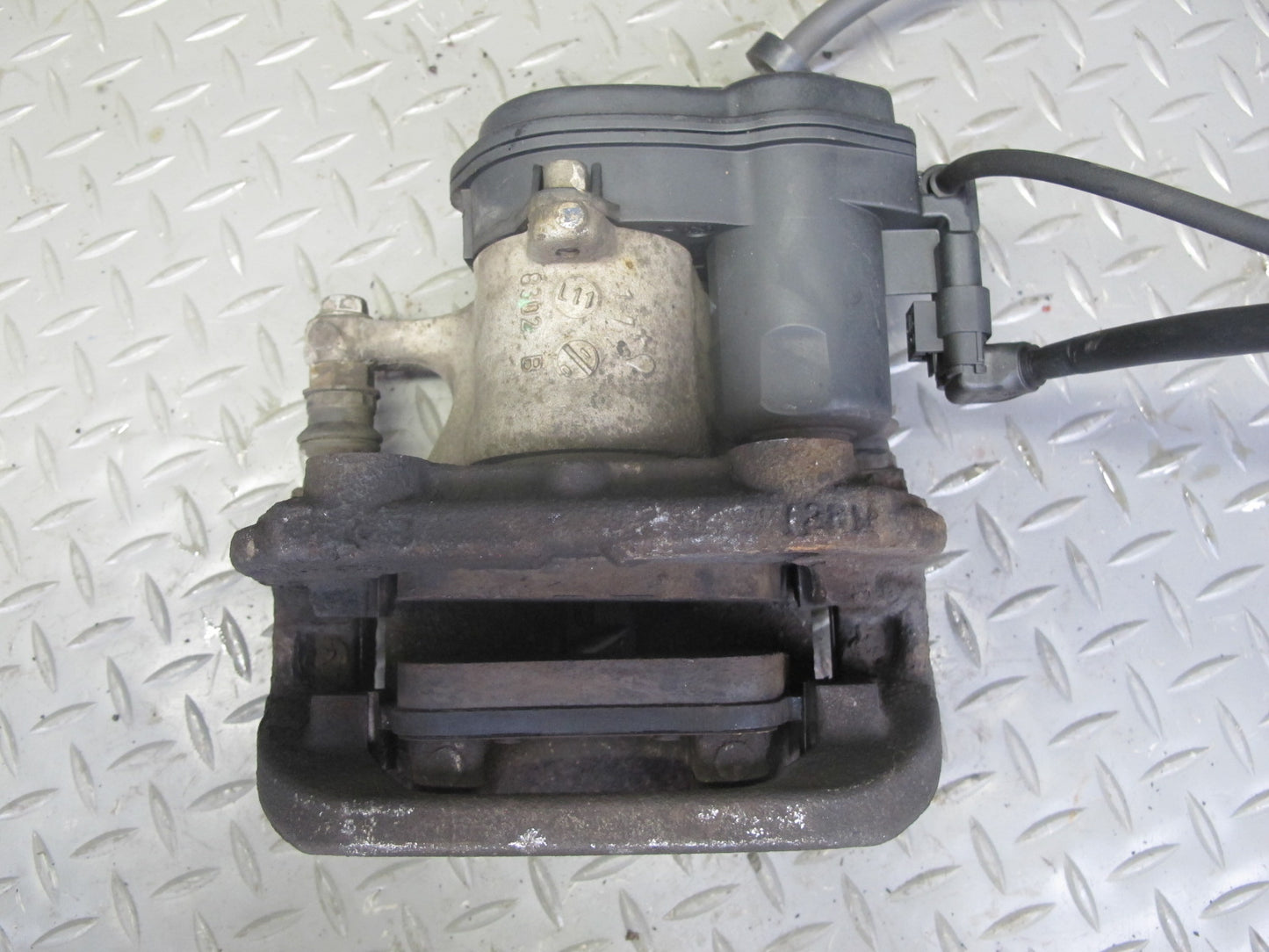 12-18 Mercedes W166 GLE ML AWD Set of 2 Rear Left & Right Side Brake Caliper OEM