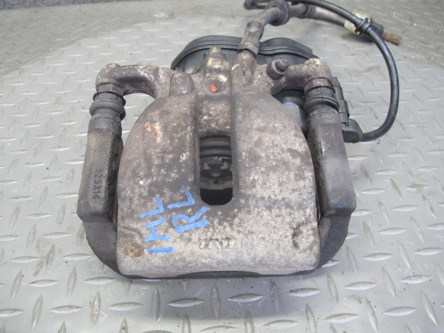 12-18 Mercedes W166 GLE ML AWD Set of 2 Rear Left & Right Side Brake Caliper OEM