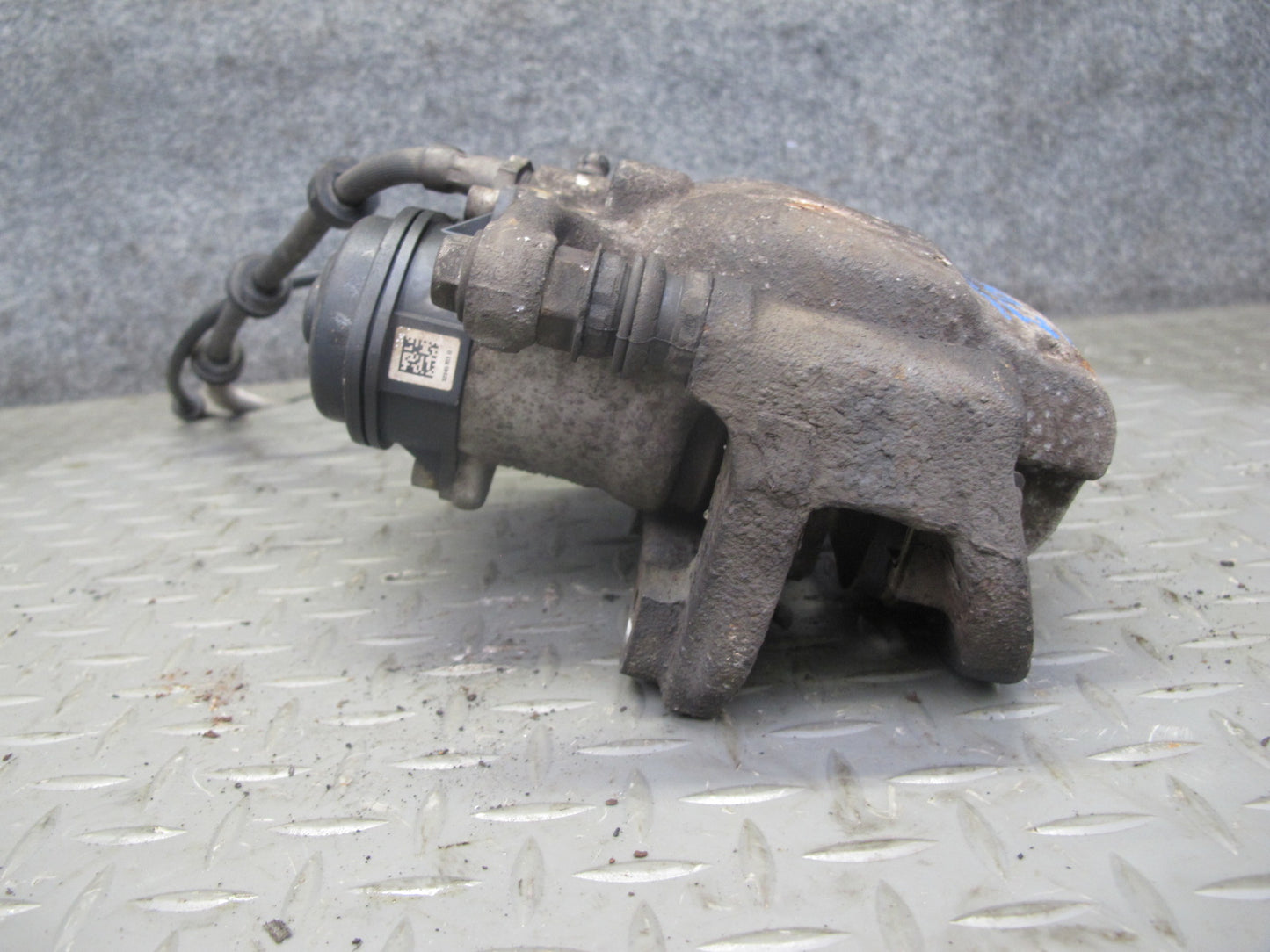 12-18 Mercedes W166 GLE ML AWD Set of 2 Rear Left & Right Side Brake Caliper OEM